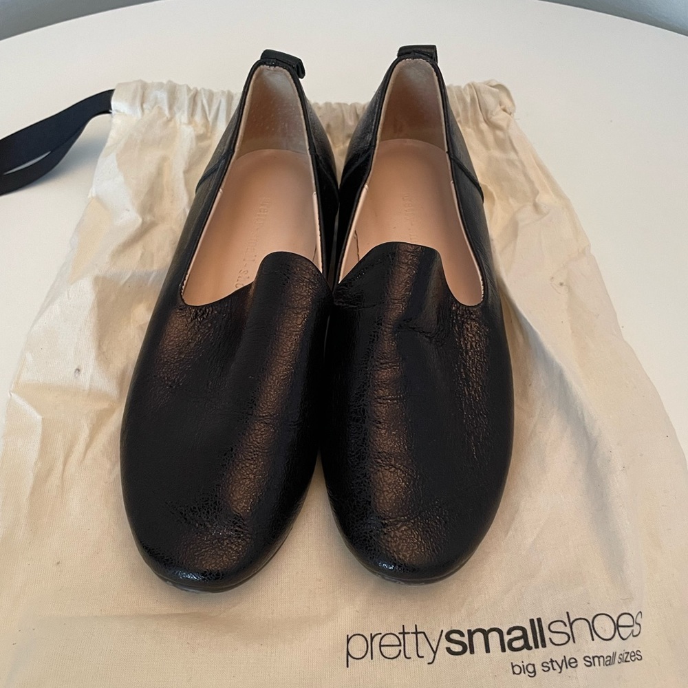 Women’s size 4 Pretty Small Shoes black patent leather loafers